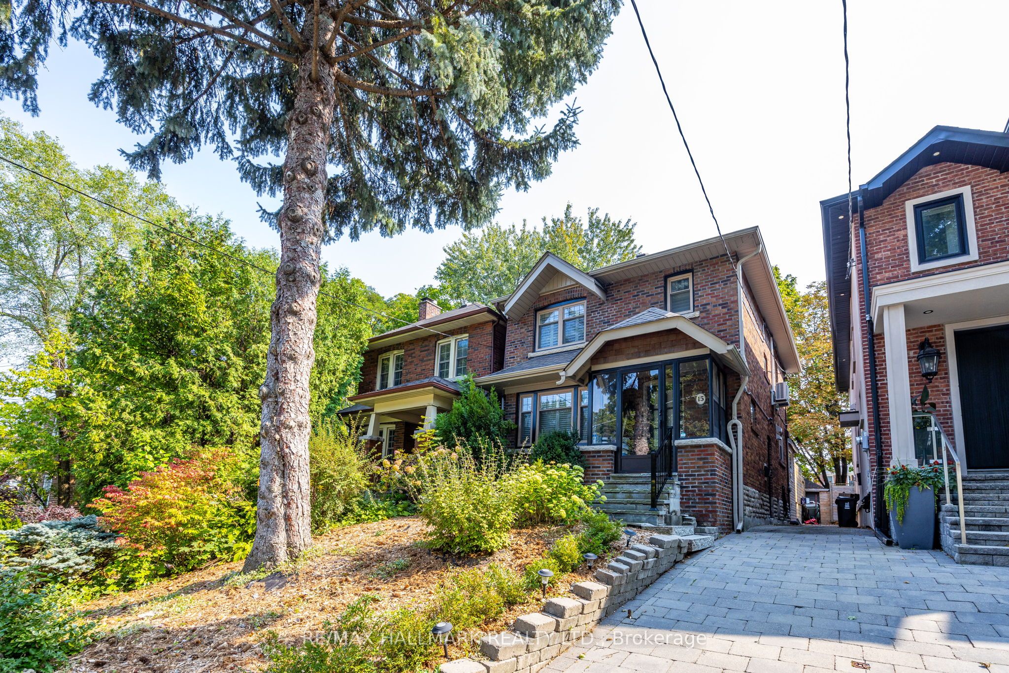 15 Mcnairn Avenue, Toronto, ON M5M 2H4