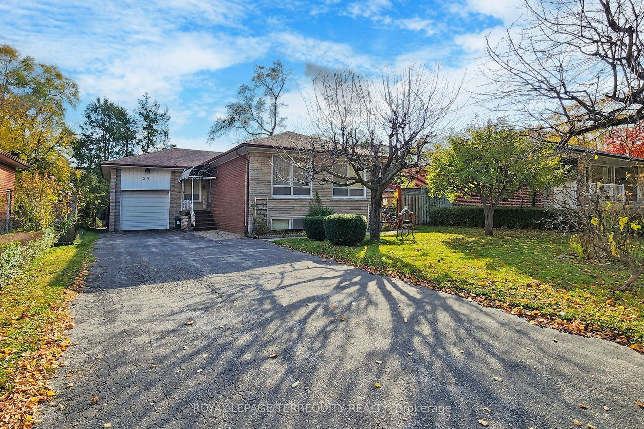 55 Cocksfield Avenue, Toronto, ON M3H 3S7