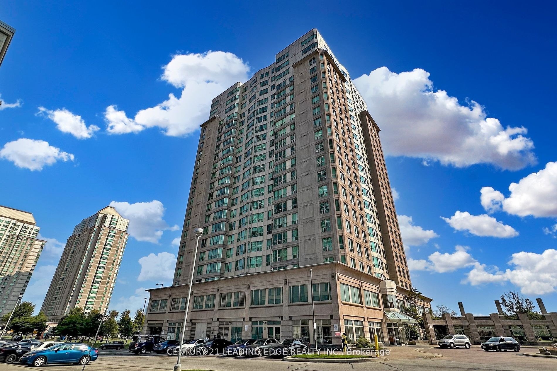 #1013 - 8 Lee Centre Drive, Toronto, ON M1H 3H8