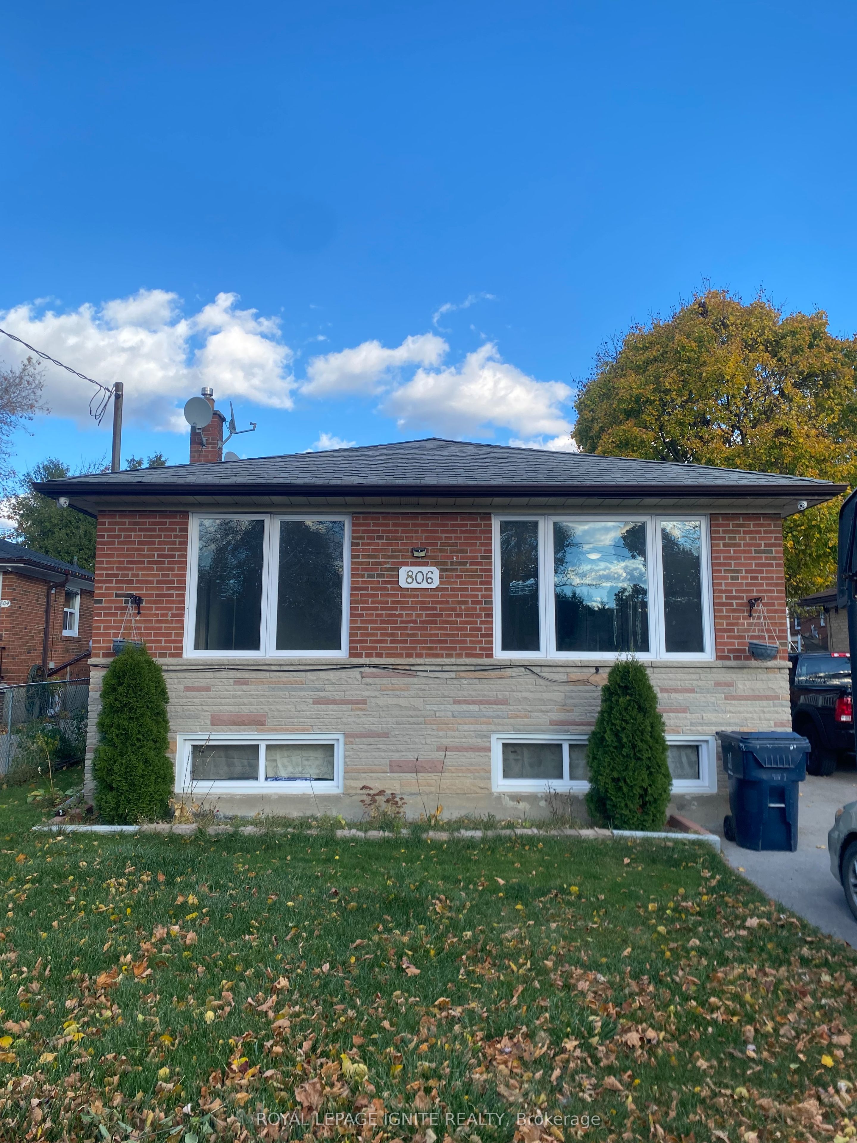 806 Brimorton Drive, Toronto, ON M1G 2S9