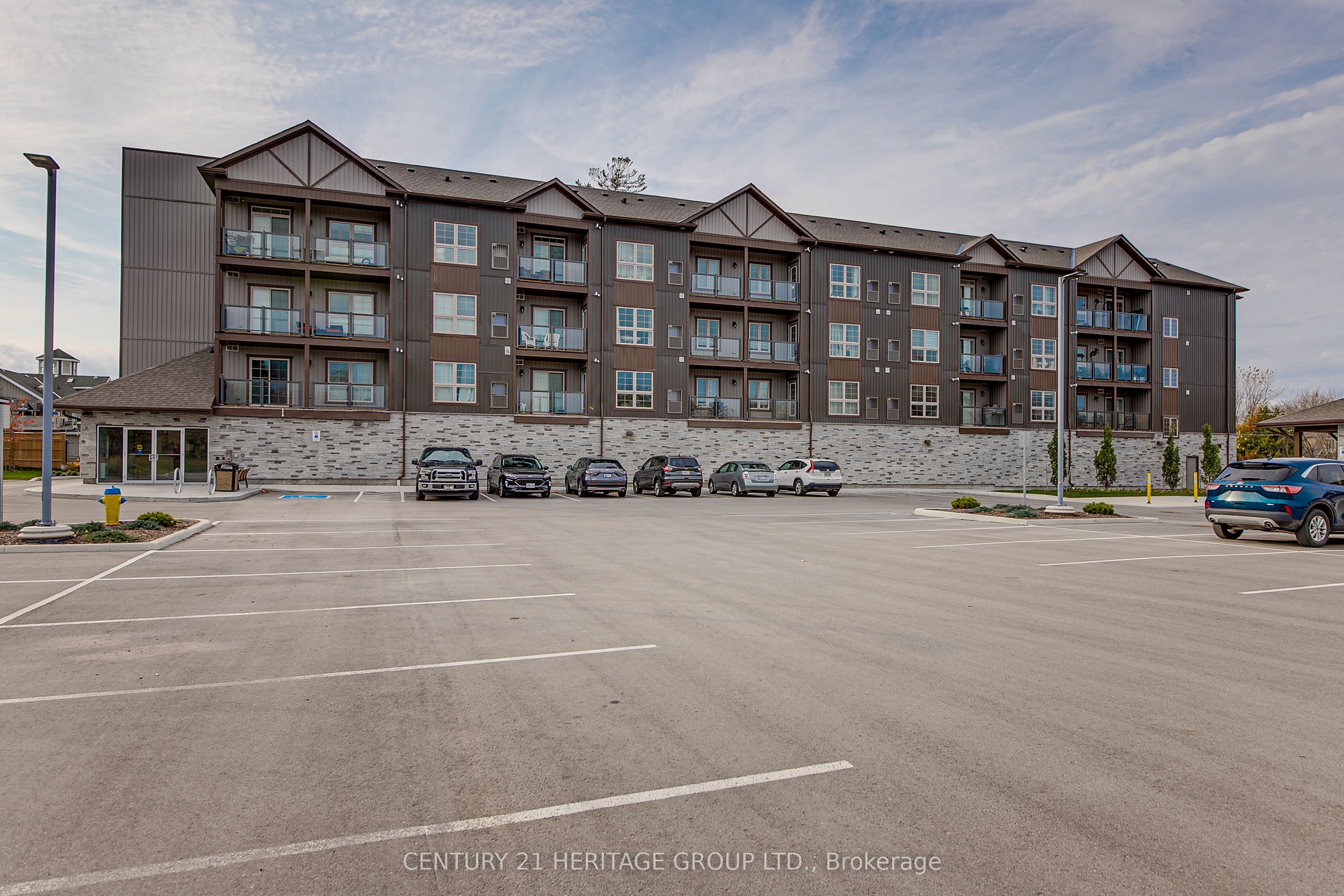 #408 - 110 Grew Boulevard, Georgina, ON L0E 1L0