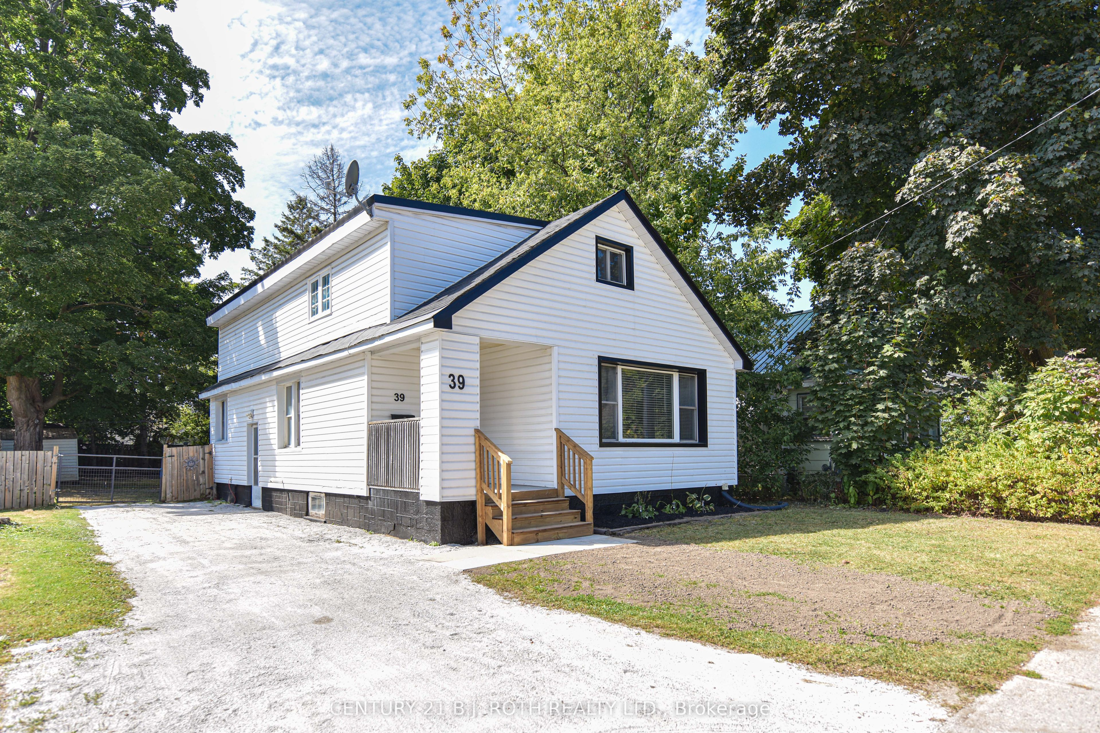 39 Westmount Drive, Orillia, ON L3V 6C8