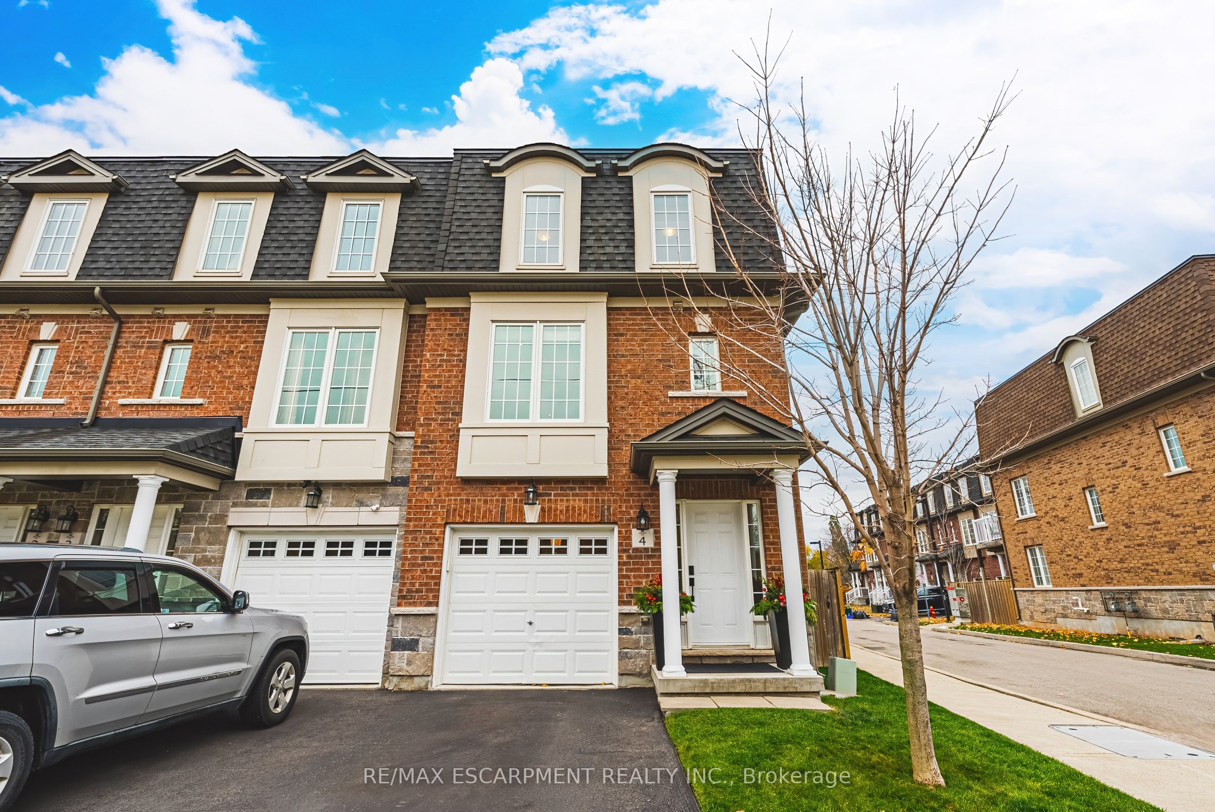 #4 - 2220 Queensway Drive, Burlington, ON L7R 0E7