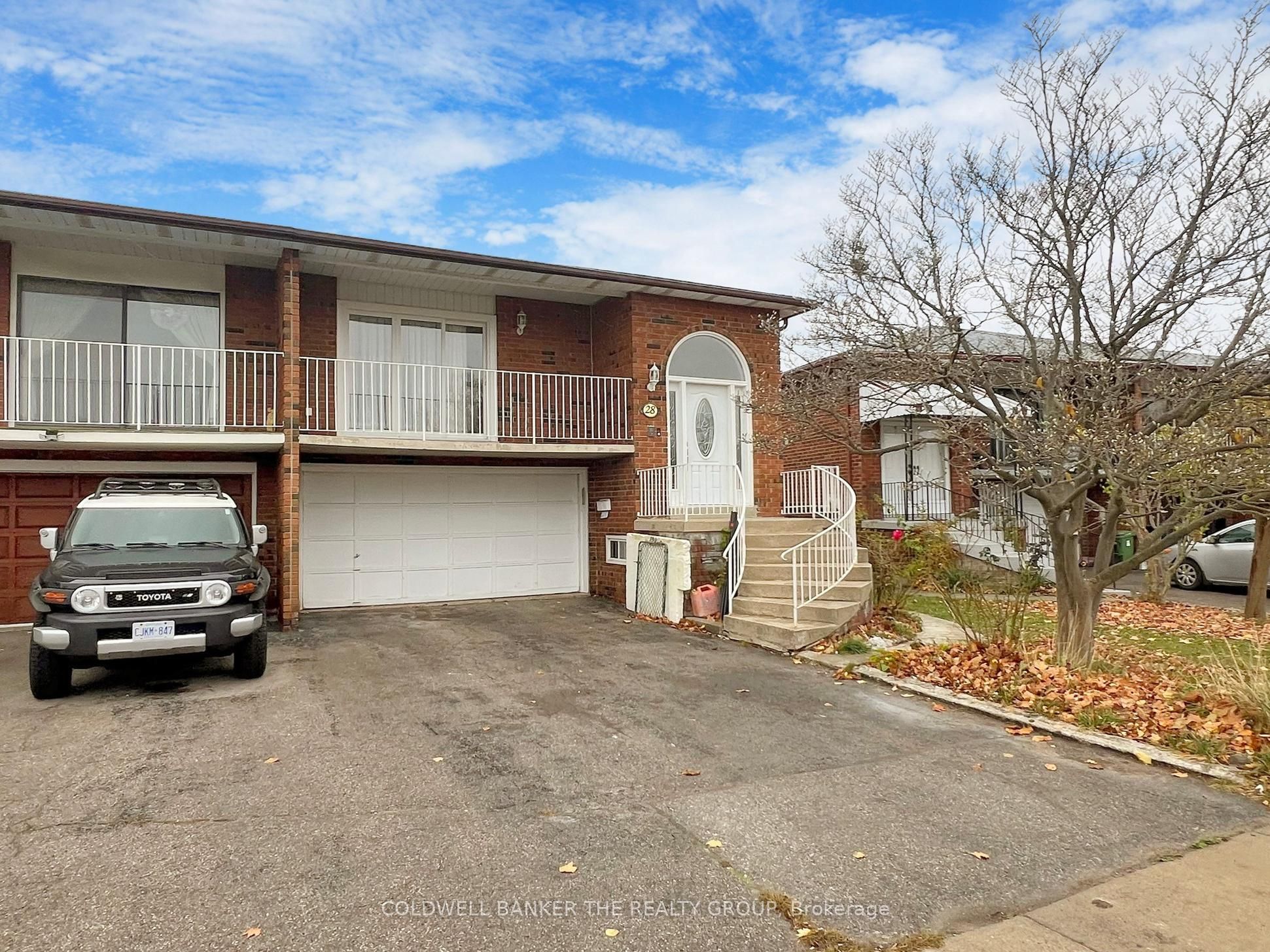 28 Sawmill Road, Toronto, ON M3L 2M2